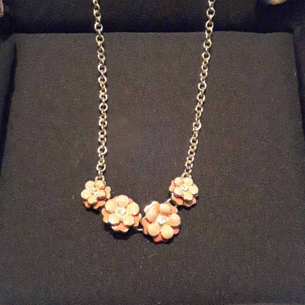 Women's NWOT Napier Floral Necklace